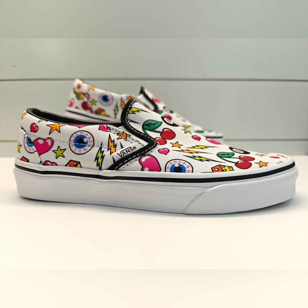 Vans Classic Slip-On Dice Bolts Hearts Eyeballs Cherries 8-Balls Print Women 7.5 - Picture 2 of 8
